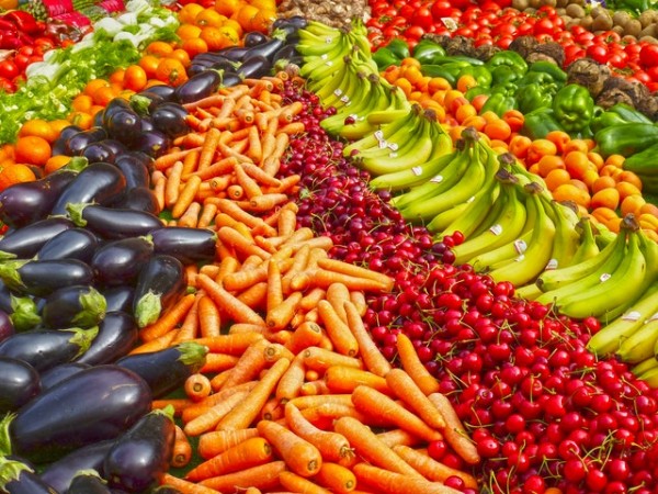 An image of vegetables and fruits to discuss how good nutrition helps with muscular pain.